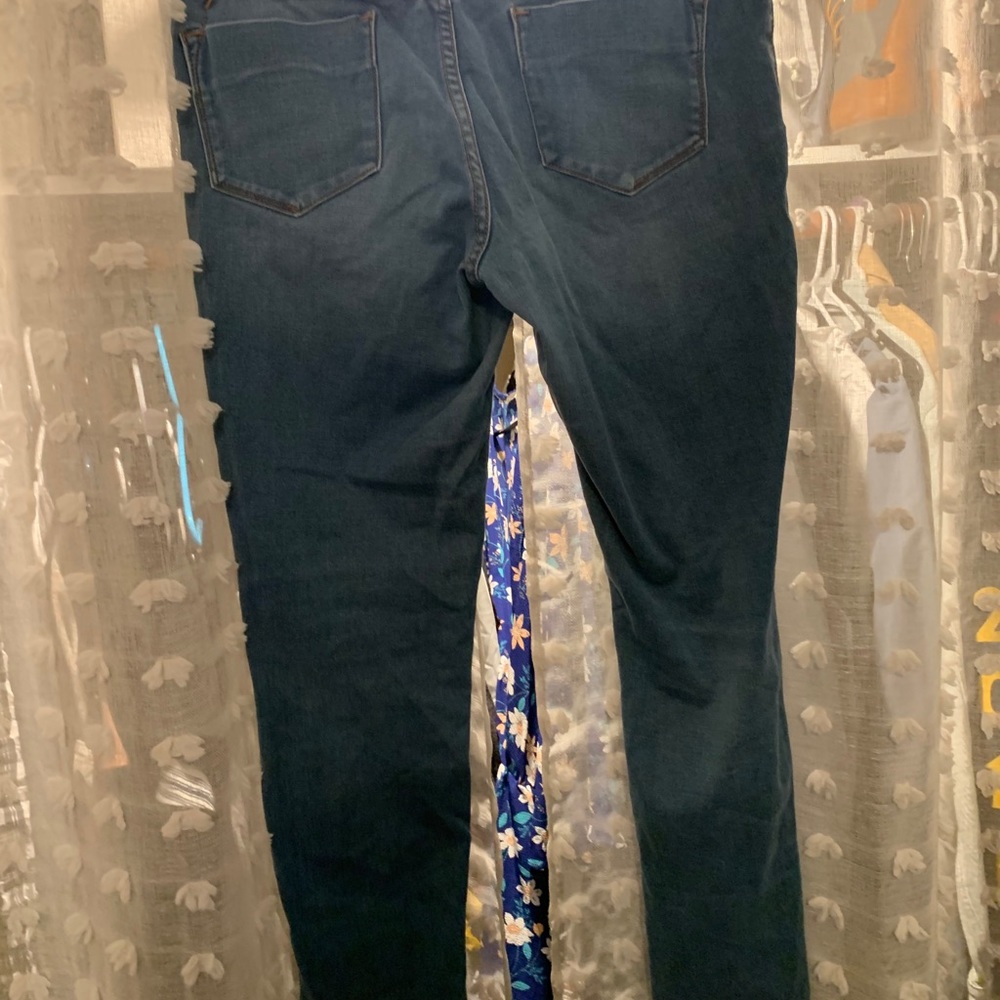 Jean - Picture 3 of 3